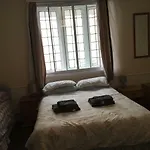 Hotel The Royal *